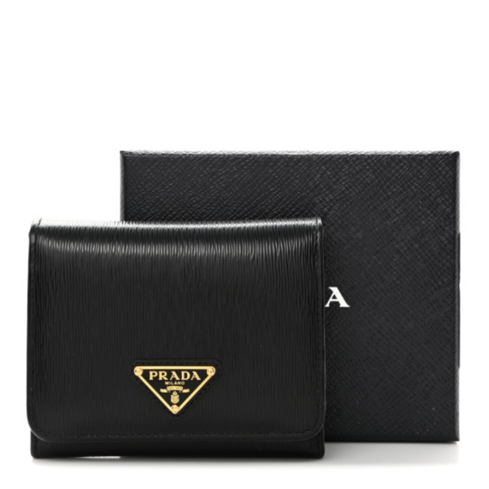 Prada Vitello Move Triangle Card Holder Wallet Black

Look brand new - Picture 5 of 13